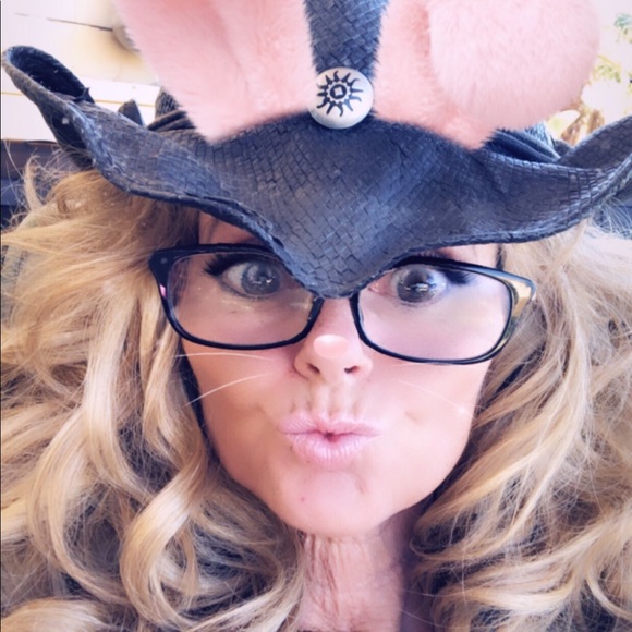 Meet your Posher, Monica - Picture 7 of 8